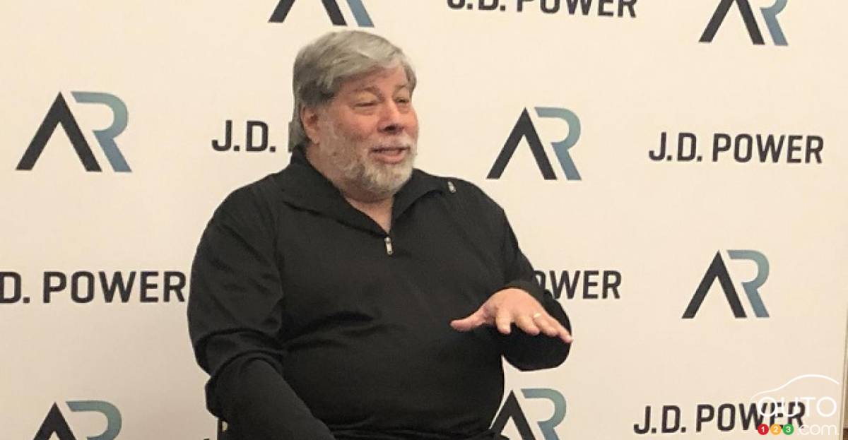 Apple Co-Founder No Longer Believes in Fully Autonomous Cars